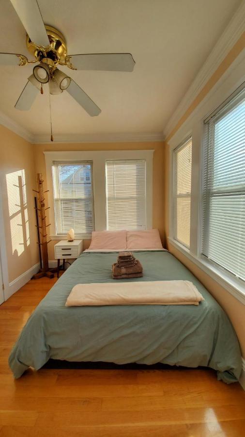 Near Train Station Gorgeous 3-Bedroom Apartment With Patios Βοστώνη Εξωτερικό φωτογραφία